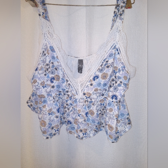 ALYA  TOP - Picture 2 of 4